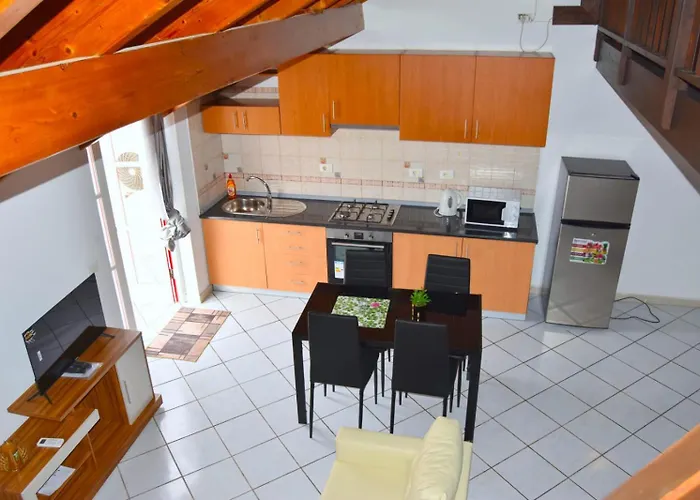 Santa Maria Homely Flat